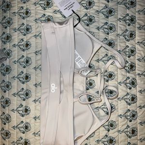 ALO YOGA AIRLIFT INTRIGUE BRA S NWT